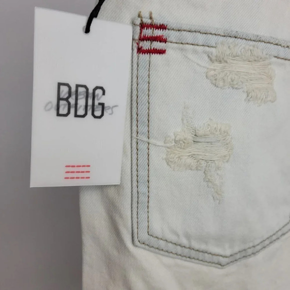 Urban Outfitters BDG Dropped Rise Shorts Jean Distressed  Size 27 NWT - Picture 6 of 8
